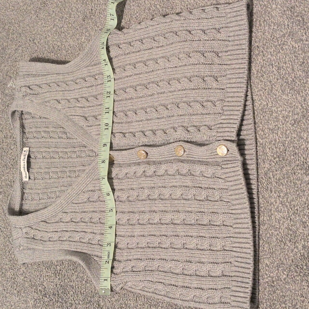 Abercrombie & Fitch Light Gray Cable Knit Cardigan Vest Size Medium - Picture 5 of 7